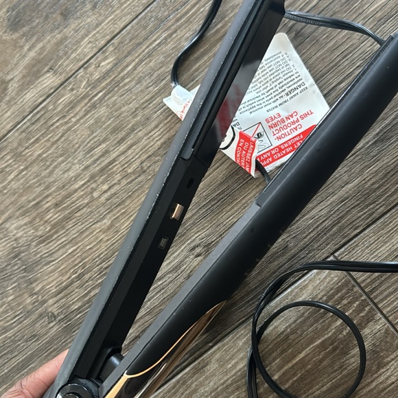 ELLE HAIR STRAIGHTENER - Picture 4 of 9